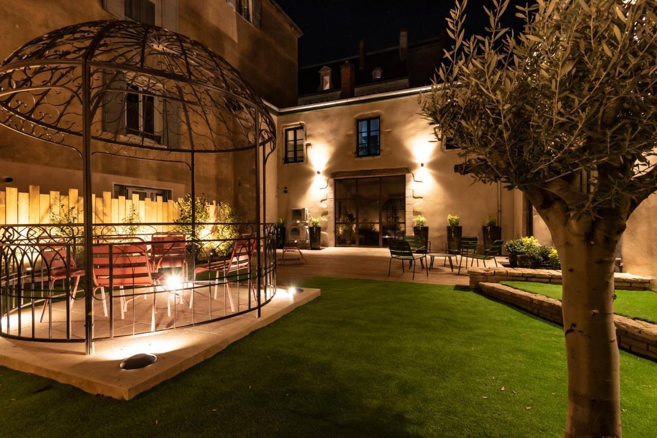 Apartment Le Boho . Centre-ville . Proche Gare . Design . Neuf . Wifi . Climatisation . Confort Macon